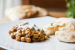 Curry od slanutka s naan pecivom - Fini Recepti by Crochef