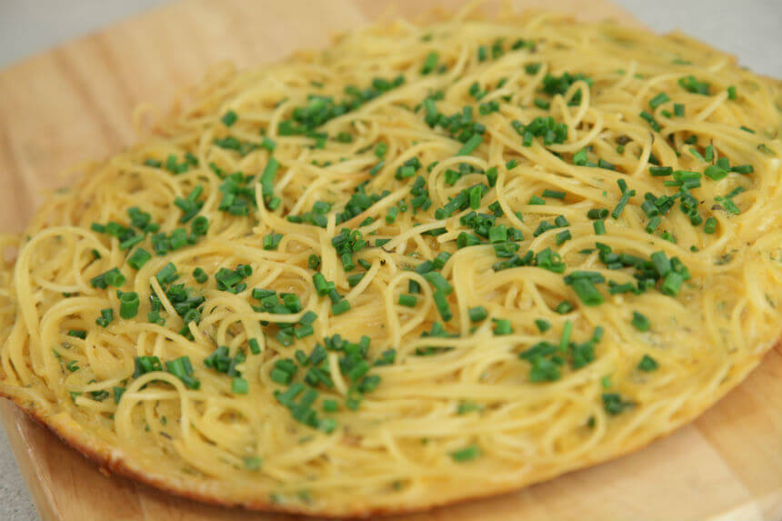 Fritata sa špagetima i začinskim biljem - Fini Recepti by Crochef