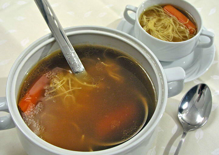 Goveđa juha s rezancima