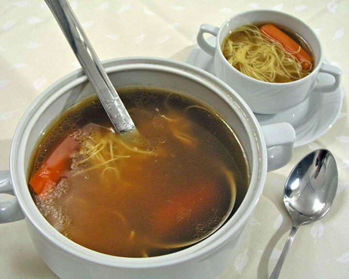 Goveđa juha s rezancima