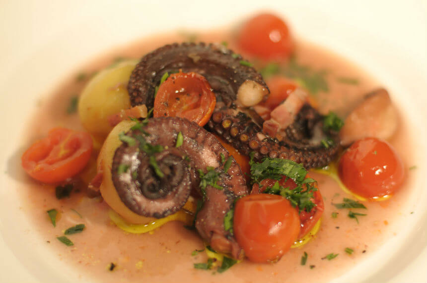 Hobotnica iz pećnice s mladim krumpirom - Fini Recepti by Crochef