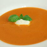 Krem juha od rajčice s bosiljkom