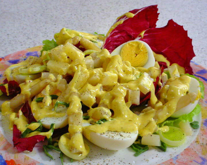 Pikantna hladna salata od kuhanih jaja