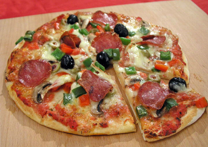 Pizza sa salamom