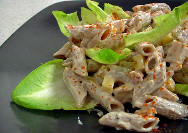 Hladna salata od piletine i tjestenine