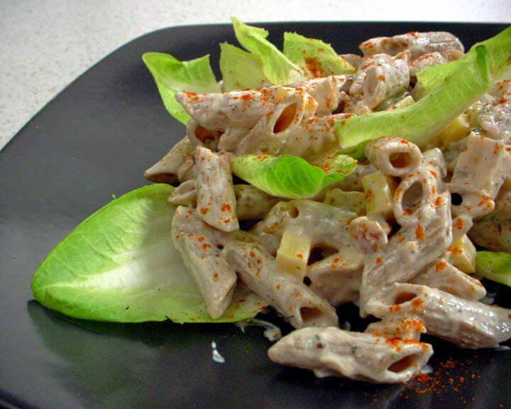 Hladna salata od piletine i tjestenine