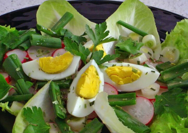 Salata od rotkvica i kuhanih jaja