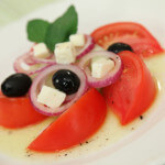 Ljetna salata s mozzarellom - Fini Recepti by Crochef