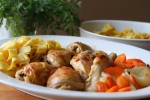Kuhana piletina s povrćem i širokim rezancima