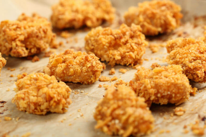 Pileći komadići pohani u cornflakesu (Chicken nuggets)